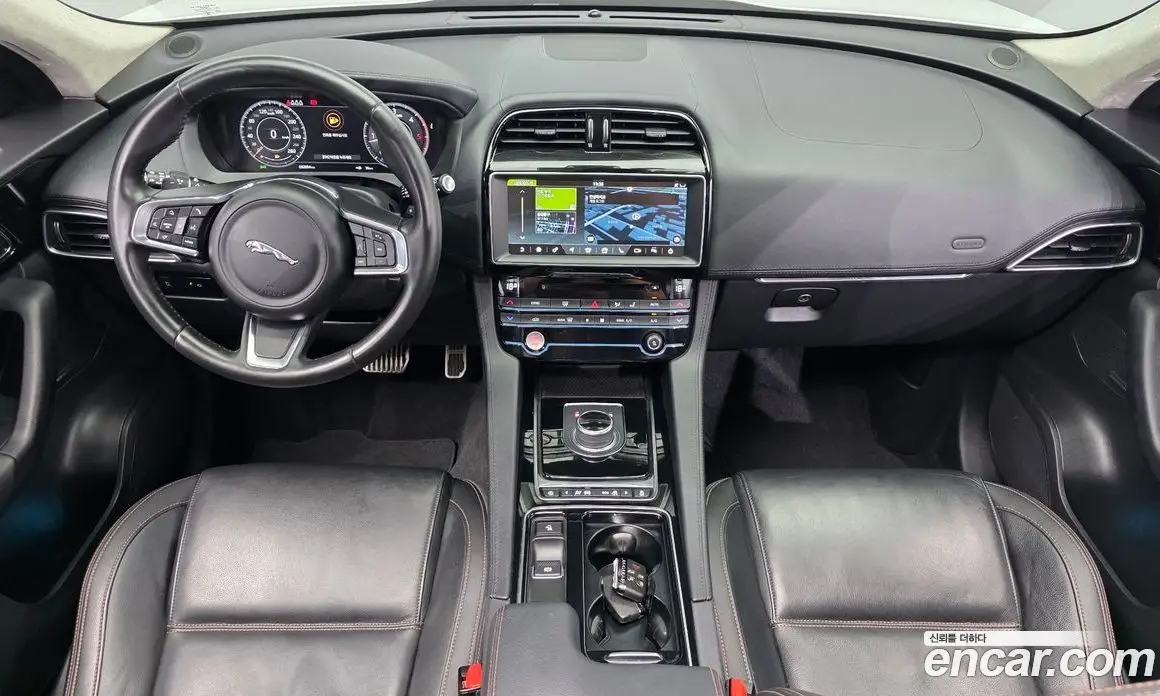 Jaguar F-Pace 2019 2.0 автомат (гидро), фото 10 Jaguar F-Pace 2019 2.0 автомат (гидро), фото 10