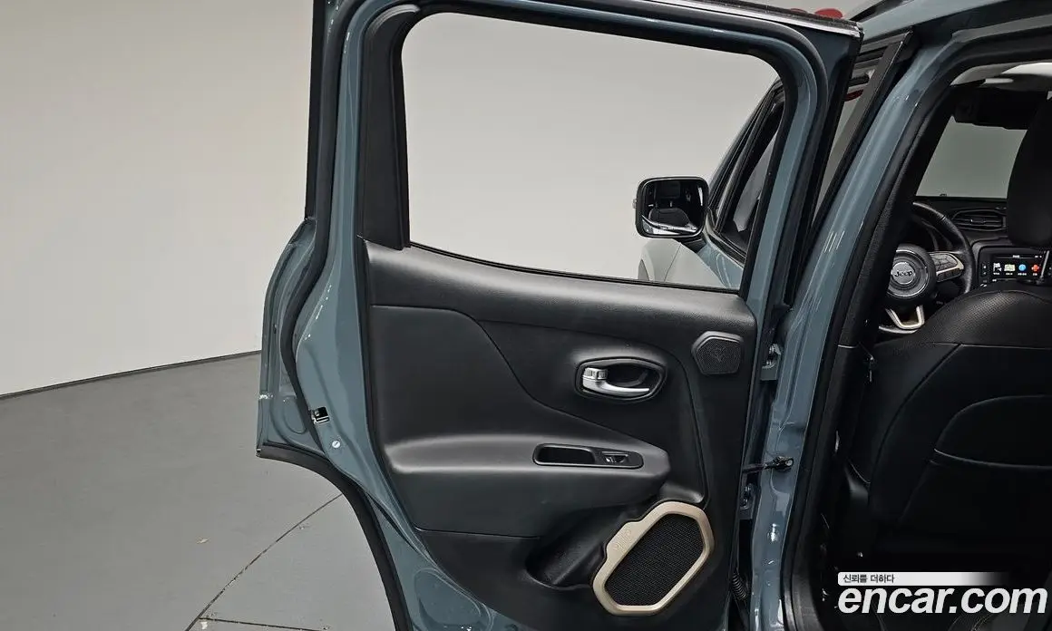 Jeep Renegade 2017 2.0 автомат (гидро), фото 14 Jeep Renegade 2017 2.0 автомат (гидро), фото 14