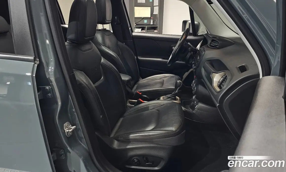 Jeep Renegade 2017 2.0 автомат (гидро), фото 15 Jeep Renegade 2017 2.0 автомат (гидро), фото 15