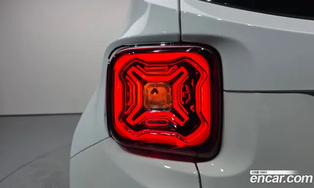 Jeep Renegade 2021 2.4 автомат (гидро), миниатюра 8 Jeep Renegade 2021 2.4 автомат (гидро), миниатюра 8