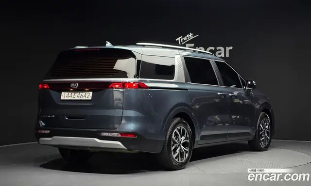 Kia Carnival 2021 2.2 автомат (гидро), миниатюра 2