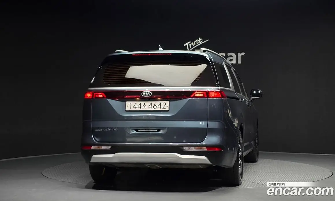 Kia Carnival 2021 2.2 автомат (гидро), фото 4