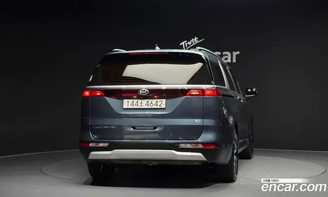 Kia Carnival 2021 2.2 автомат (гидро), миниатюра 4