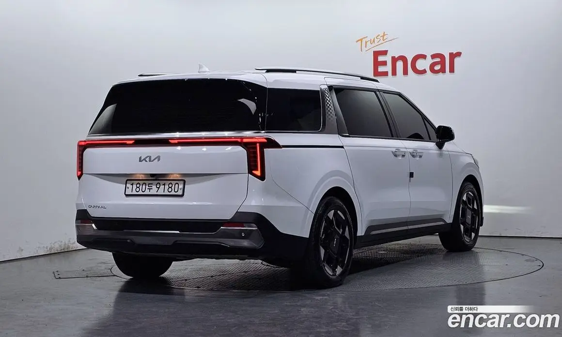 Kia Carnival 2024 2.2 автомат (гидро), фото 1 Kia Carnival 2024 2.2 автомат (гидро), фото 1