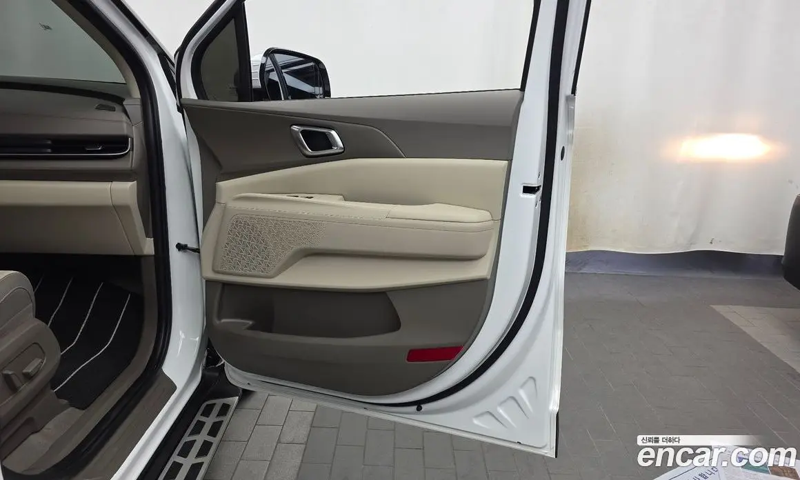 Kia Carnival 2026 1.6 автомат (гидро), фото 15 Kia Carnival 2026 1.6 автомат (гидро), фото 15