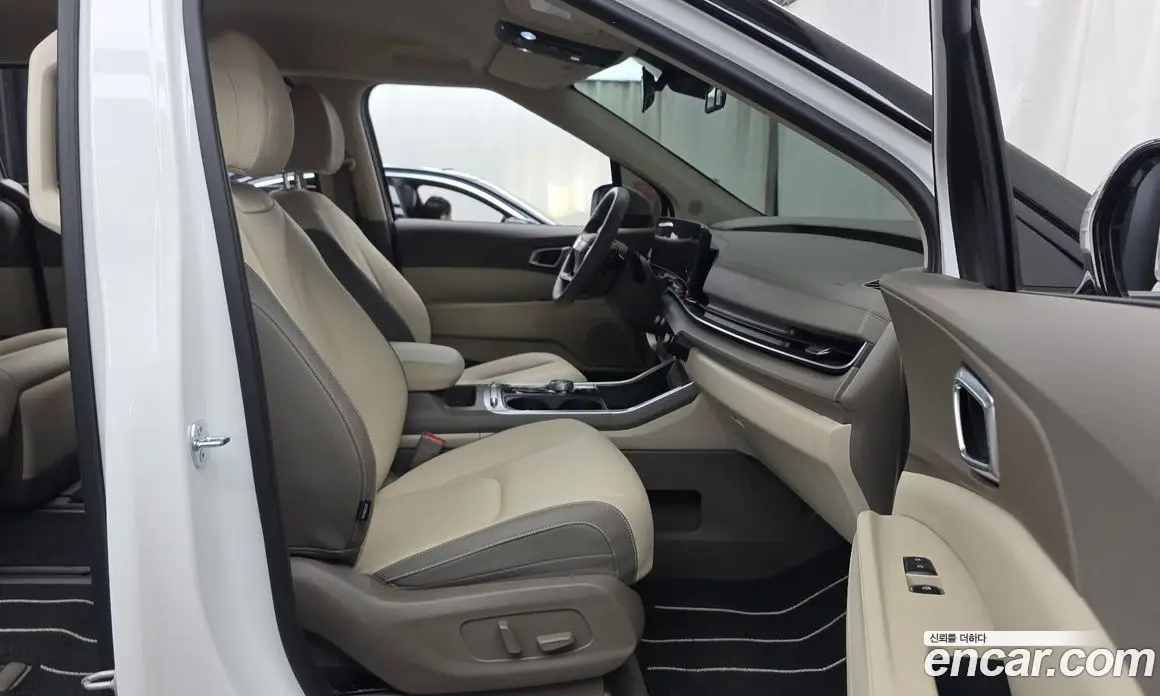 Kia Carnival 2026 1.6 автомат (гидро), фото 17 Kia Carnival 2026 1.6 автомат (гидро), фото 17