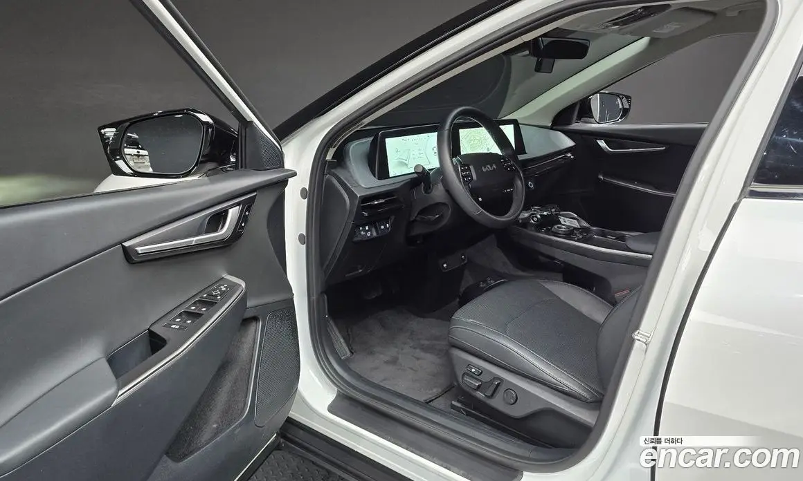 Kia EV6 2023 0.1 автомат (гидро), фото 12 Kia EV6 2023 0.1 автомат (гидро), фото 12