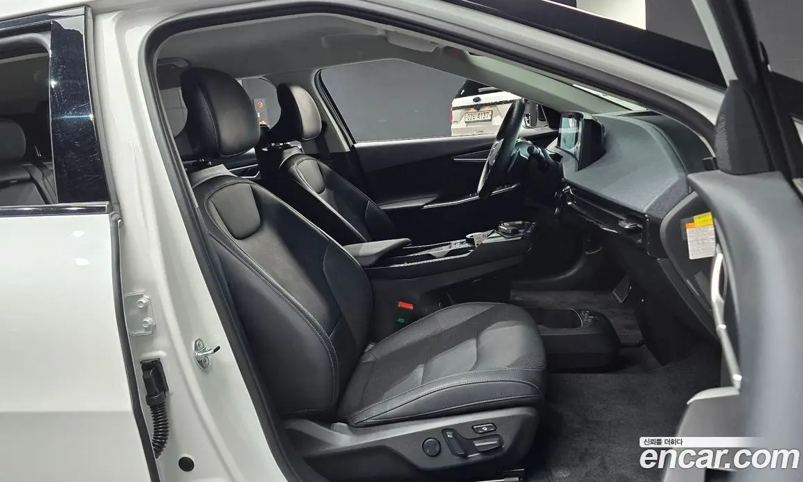 Kia EV6 2023 0.1 автомат (гидро), фото 15 Kia EV6 2023 0.1 автомат (гидро), фото 15