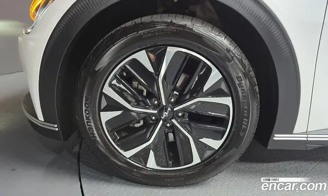 Kia EV6 2023 0.1 автомат (гидро), миниатюра 4 Kia EV6 2023 0.1 автомат (гидро), миниатюра 4
