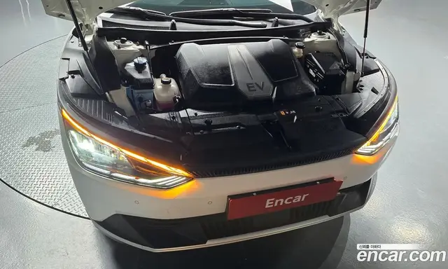 Kia EV6 2023 0.1 автомат (гидро), миниатюра 5 Kia EV6 2023 0.1 автомат (гидро), миниатюра 5