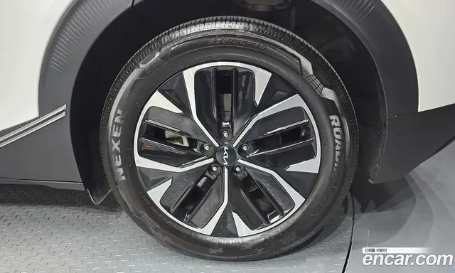 Kia EV6 2023 0.1 автомат (гидро), миниатюра 6 Kia EV6 2023 0.1 автомат (гидро), миниатюра 6