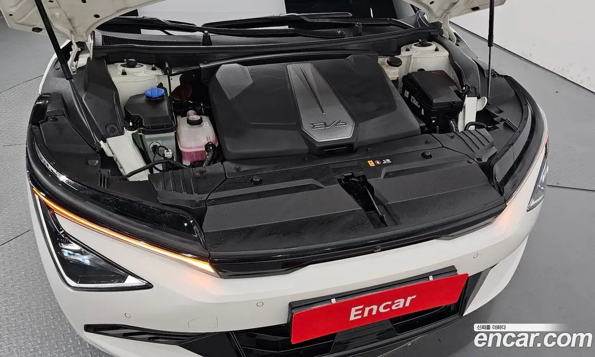 Kia EV6 2025 0.1 автомат (гидро), фото 6 Kia EV6 2025 0.1 автомат (гидро), фото 6