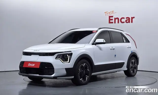 Kia Niro, 2023, 30 195 км