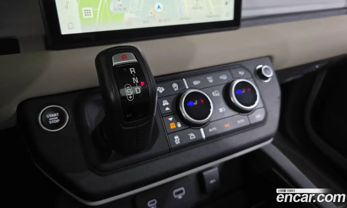 Land Rover Defender 2021 3.0 автомат (гидро), фото 12