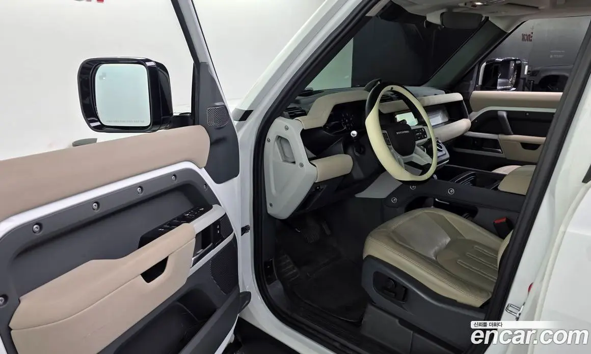 Land Rover Defender 2021 3.0 автомат (гидро), фото 13