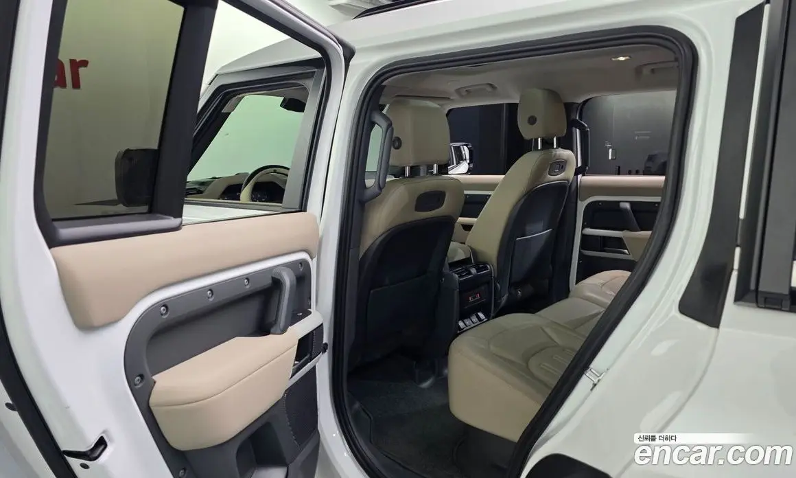 Land Rover Defender 2021 3.0 автомат (гидро), фото 16