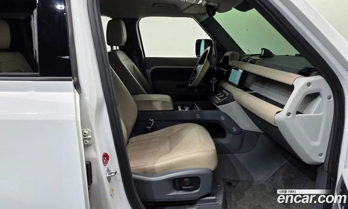 Land Rover Defender 2021 3.0 автомат (гидро), фото 17