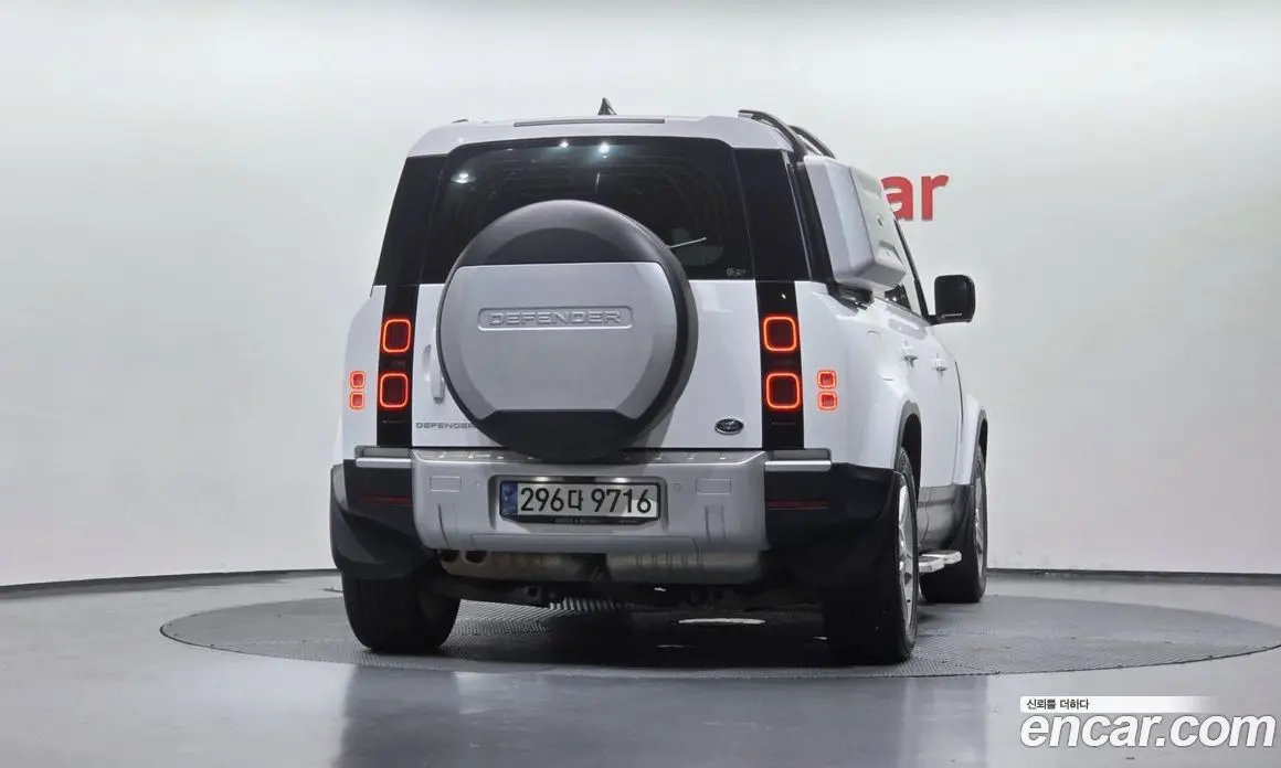 Land Rover Defender 2021 3.0 автомат (гидро), фото 4