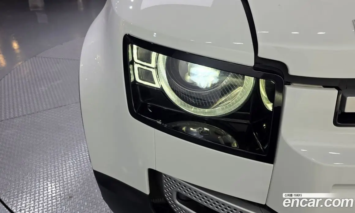 Land Rover Defender 2021 3.0 автомат (гидро), фото 8