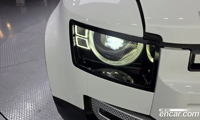 Land Rover Defender 2021 3.0 автомат (гидро), миниатюра 8