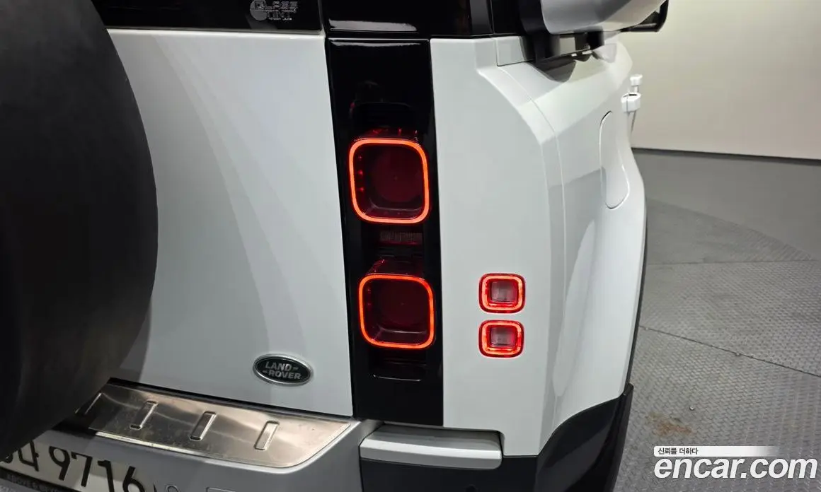 Land Rover Defender 2021 3.0 автомат (гидро), фото 9