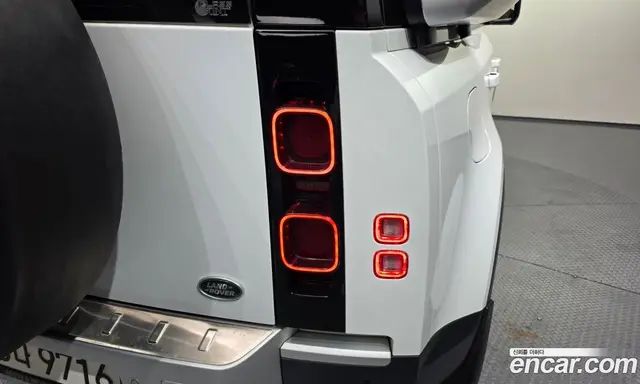 Land Rover Defender 2021 3.0 автомат (гидро), миниатюра 9