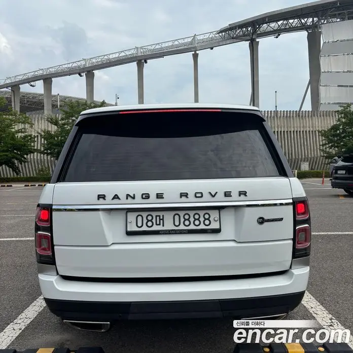 Land Rover Range Rover 2016 5.0 автомат (гидро), фото 4 Land Rover Range Rover 2016 5.0 автомат (гидро), фото 4