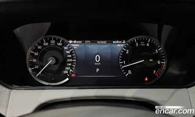 Land Rover Range Rover Velar 2023 2.0 автомат (гидро), миниатюра 8 Land Rover Range Rover Velar 2023 2.0 автомат (гидро), миниатюра 8