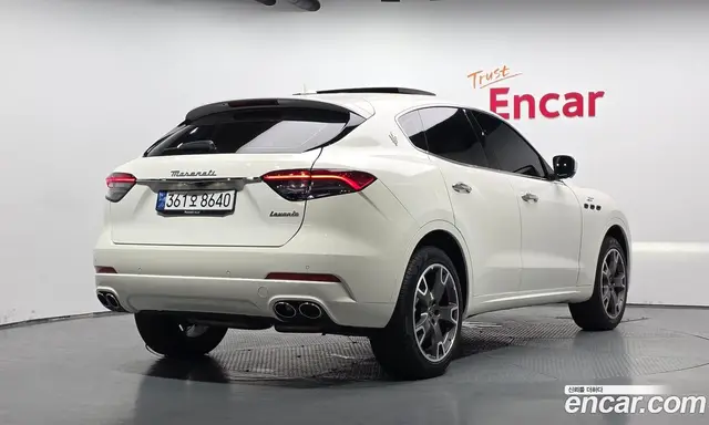 Maserati Levante 2022 2.0 автомат (гидро), миниатюра 2