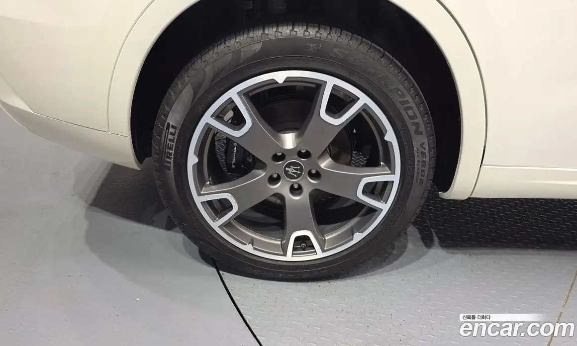Maserati Levante 2022 2.0 автомат (гидро), фото 5