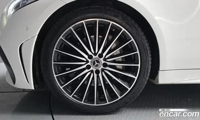 Mercedes-Benz CLS-Class 2023 3.0 автомат (гидро), миниатюра 5