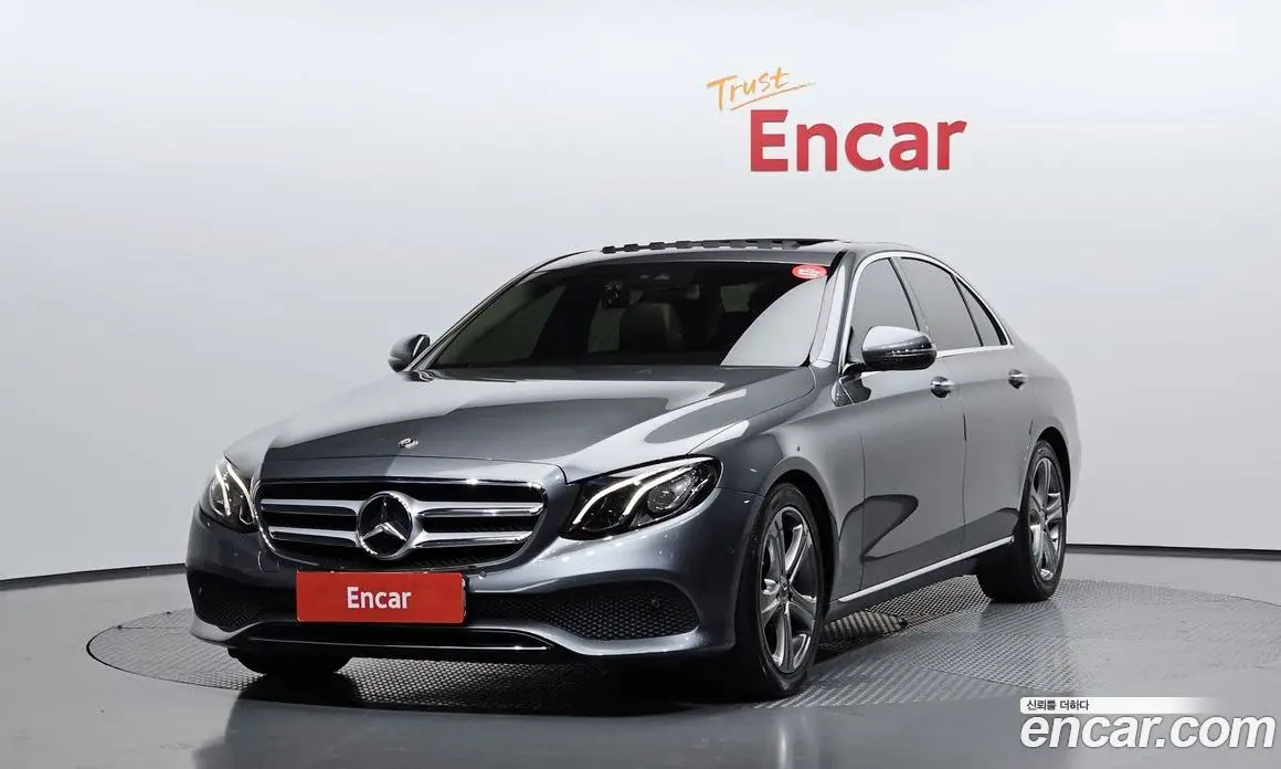 Mercedes-Benz E-Class 2018 2.0 автомат (гидро), фото 1 Mercedes-Benz E-Class 2018 2.0 автомат (гидро), фото 1