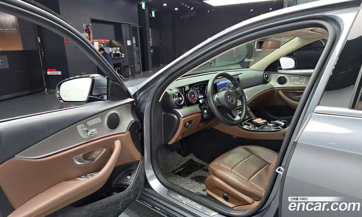 Mercedes-Benz E-Class 2018 2.0 автомат (гидро), фото 13 Mercedes-Benz E-Class 2018 2.0 автомат (гидро), фото 13