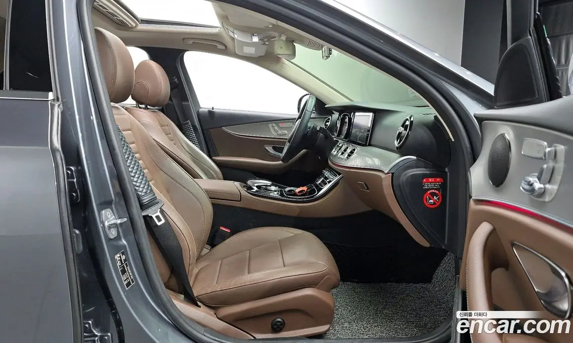 Mercedes-Benz E-Class 2018 2.0 автомат (гидро), фото 16 Mercedes-Benz E-Class 2018 2.0 автомат (гидро), фото 16
