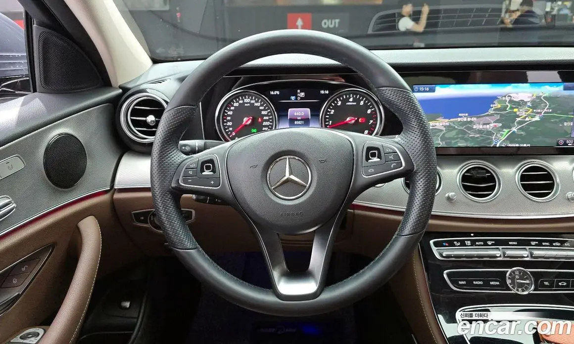 Mercedes-Benz E-Class 2018 2.0 автомат (гидро), фото 19 Mercedes-Benz E-Class 2018 2.0 автомат (гидро), фото 19