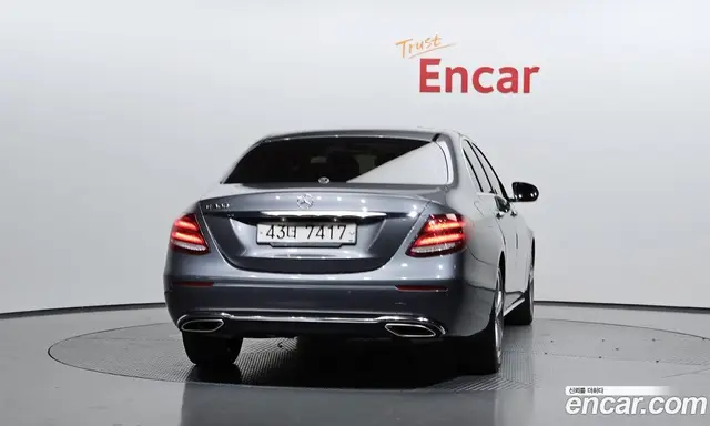 Mercedes-Benz E-Class 2018 2.0 автомат (гидро), миниатюра 4 Mercedes-Benz E-Class 2018 2.0 автомат (гидро), миниатюра 4