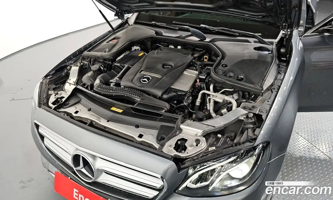 Mercedes-Benz E-Class 2018 2.0 автомат (гидро), фото 6 Mercedes-Benz E-Class 2018 2.0 автомат (гидро), фото 6