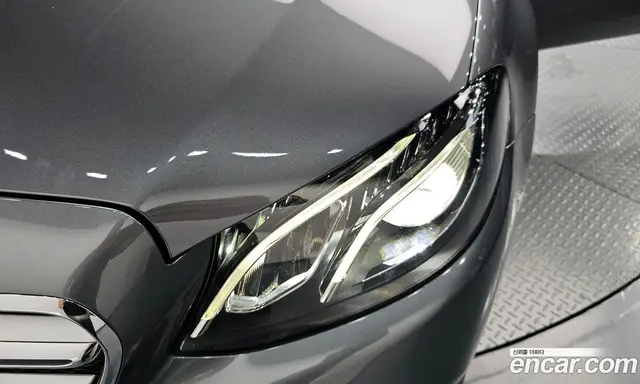 Mercedes-Benz E-Class 2018 2.0 автомат (гидро), миниатюра 8 Mercedes-Benz E-Class 2018 2.0 автомат (гидро), миниатюра 8