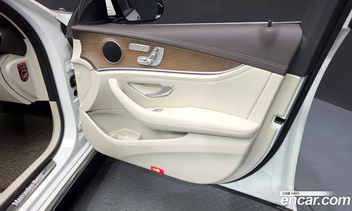 Mercedes-Benz E-Class 2020 1.9 автомат (гидро), фото 14 Mercedes-Benz E-Class 2020 1.9 автомат (гидро), фото 14