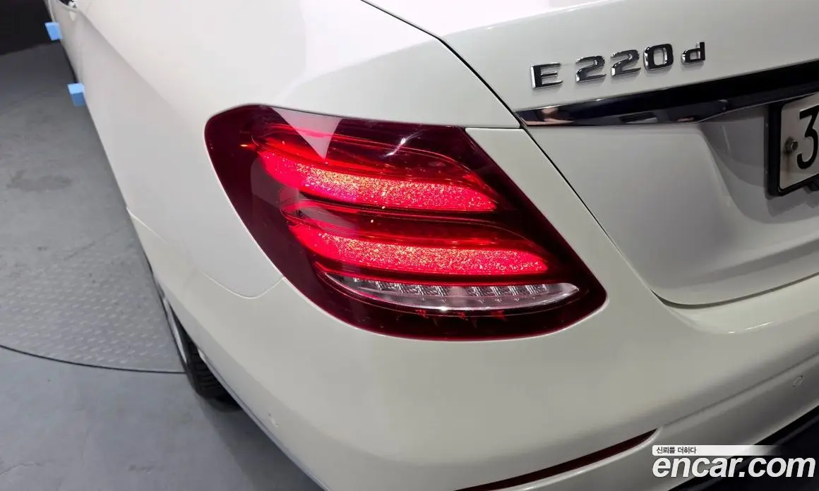 Mercedes-Benz E-Class 2020 1.9 автомат (гидро), фото 9 Mercedes-Benz E-Class 2020 1.9 автомат (гидро), фото 9