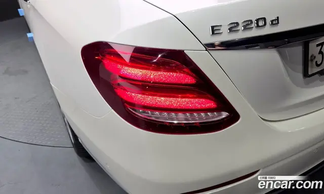 Mercedes-Benz E-Class 2020 1.9 автомат (гидро), миниатюра 9 Mercedes-Benz E-Class 2020 1.9 автомат (гидро), миниатюра 9