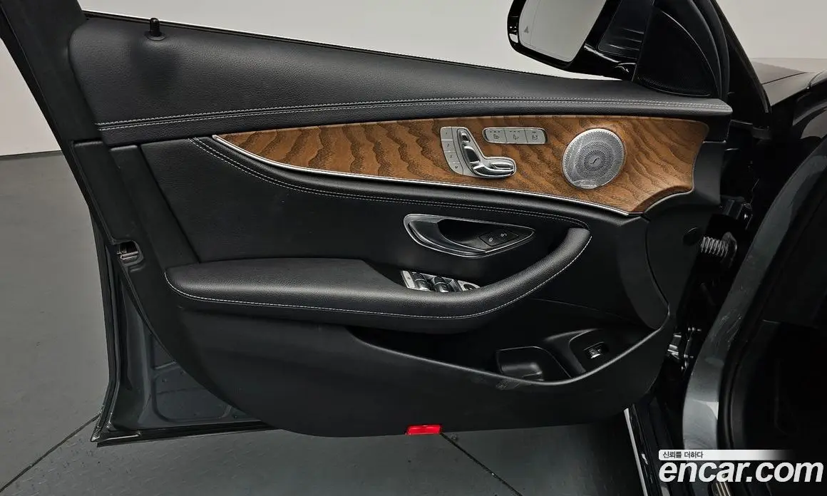 Mercedes-Benz E-Class 2020 2.0 автомат (гидро), фото 13 Mercedes-Benz E-Class 2020 2.0 автомат (гидро), фото 13