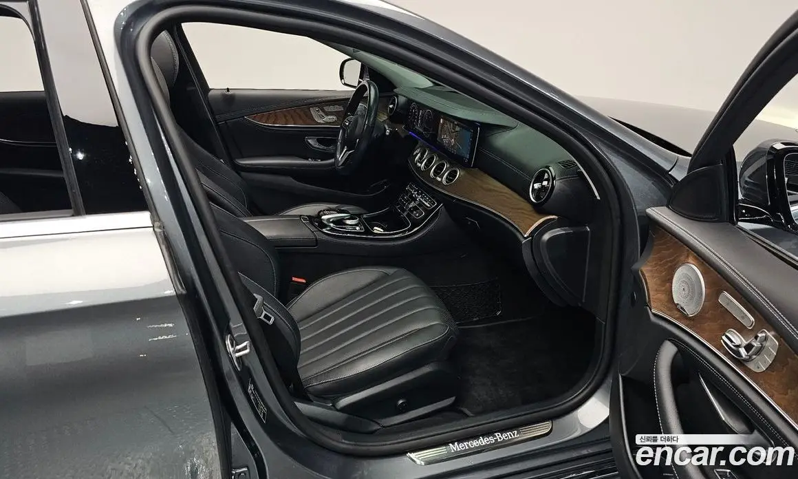 Mercedes-Benz E-Class 2020 2.0 автомат (гидро), фото 15 Mercedes-Benz E-Class 2020 2.0 автомат (гидро), фото 15