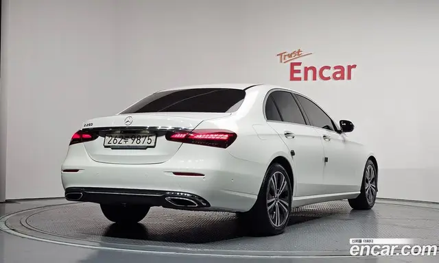 Mercedes-Benz E-Class, 2021, 84 697 км
