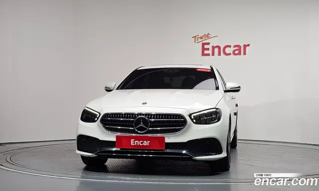Mercedes-Benz E-Class 2021 2.0 автомат (гидро), миниатюра 2