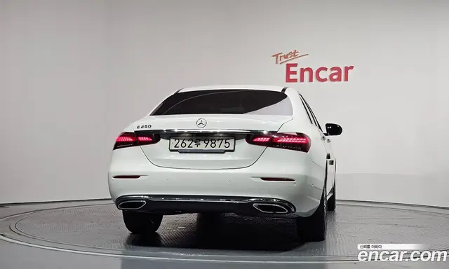 Mercedes-Benz E-Class 2021 2.0 автомат (гидро), миниатюра 3