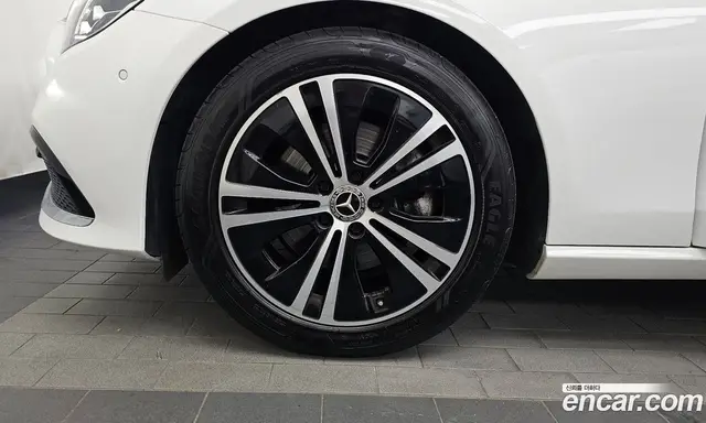 Mercedes-Benz E-Class 2021 2.0 автомат (гидро), миниатюра 4