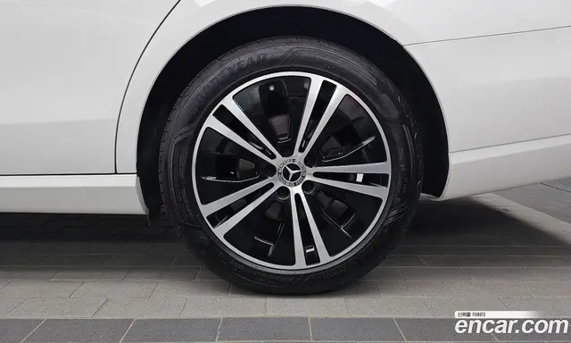 Mercedes-Benz E-Class 2021 2.0 автомат (гидро), миниатюра 6