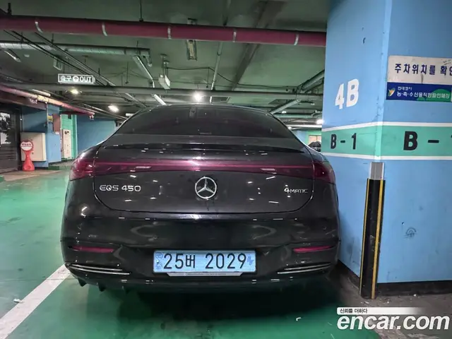 Mercedes-Benz EQS 2023 1.0 автомат (гидро), миниатюра 4