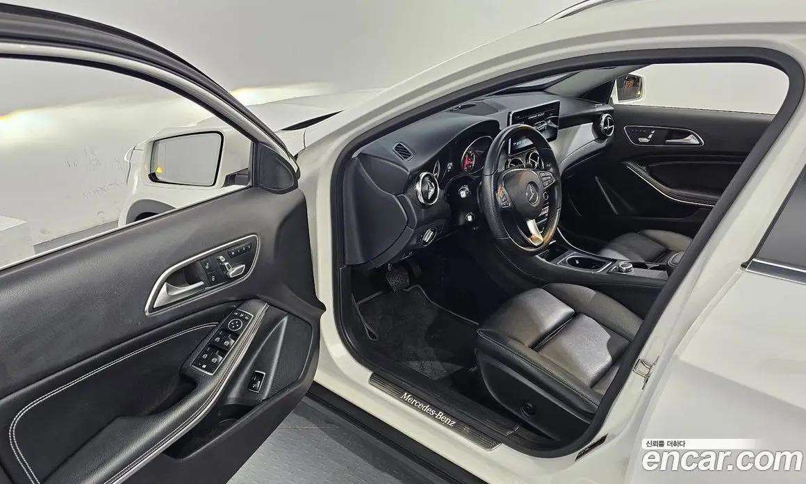 Mercedes-Benz GLA-Class 2019 2.0 автомат (гидро), фото 13 Mercedes-Benz GLA-Class 2019 2.0 автомат (гидро), фото 13